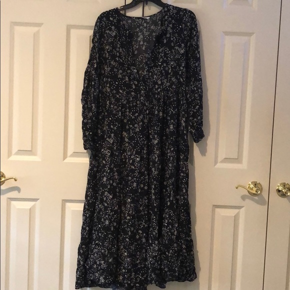 Zara Dresses & Skirts - Zara EUC Medium flow Dress black and white floral HOST PICK
